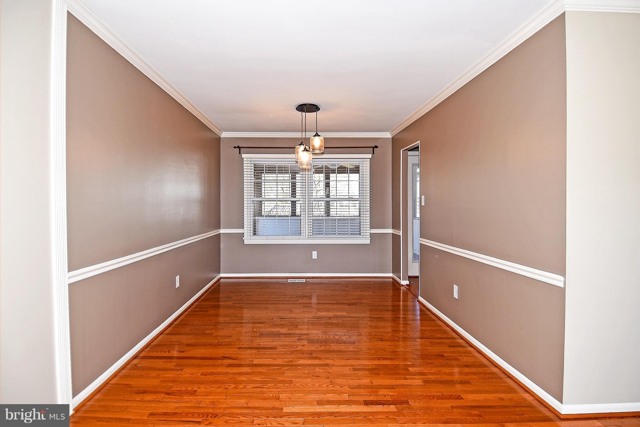 124 West Church Road Sterling, VA 20164 - Photo 6 of 25 Dining Room