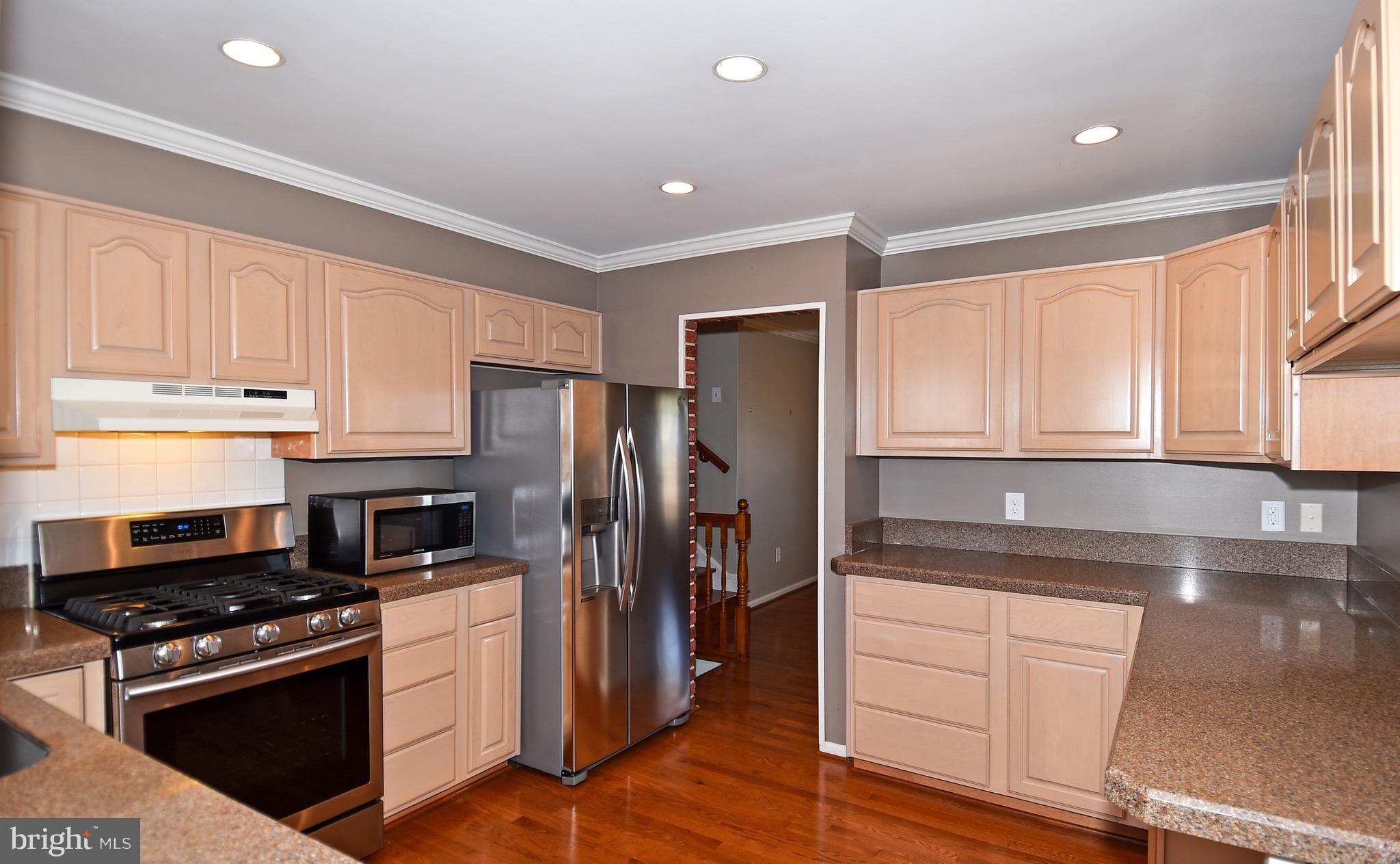 124 West Church Road Sterling, VA 20164 - Photo 9 of 25 Kitchen