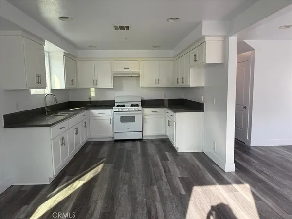 $3,750 | 1128 East 84th Place, Unit B, Los Angeles, CA 90001