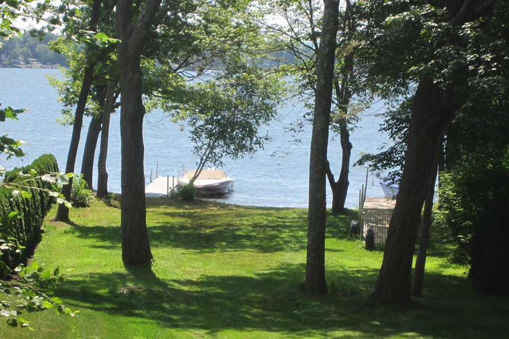 110 South Shore Road Webster, MA 01570 - Photo 2 of 30 Gallery Image 2