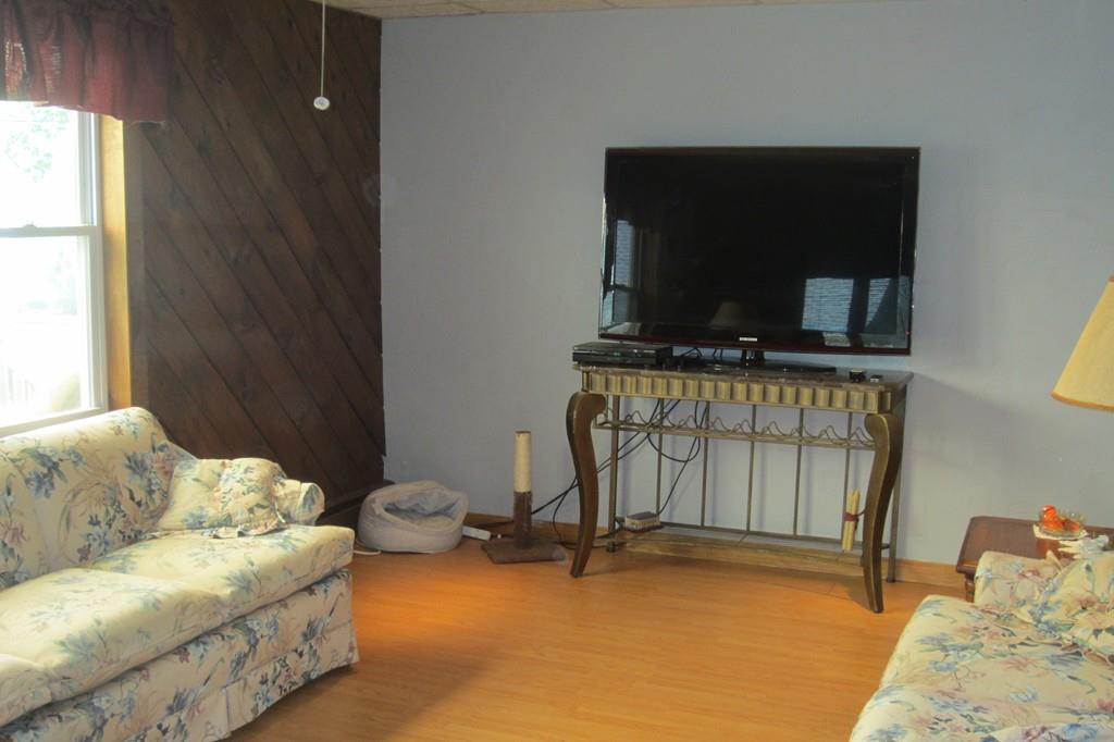 110 South Shore Road Webster, MA 01570 - Photo 5 of 30 Gallery Image 5