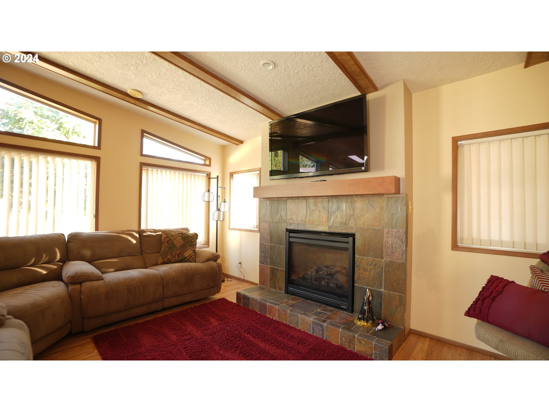 34759 Devonshire Drive Eugene, OR 97405 - Photo 17 of 44