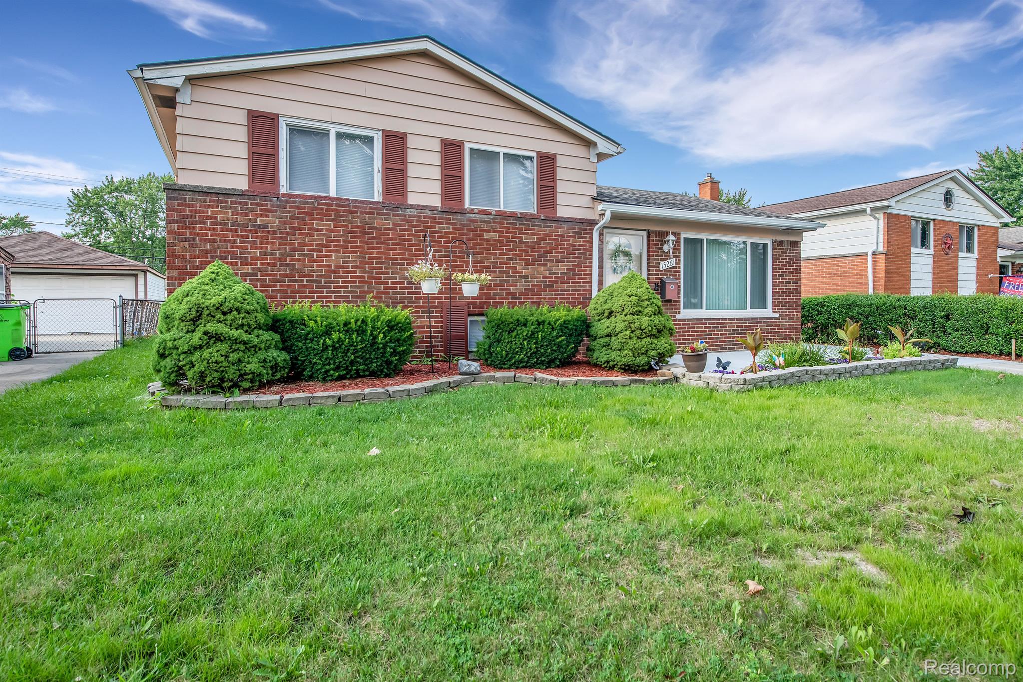 15261 Common Road Roseville, MI 48066 - Photo 10 of 26 Gallery Image 10