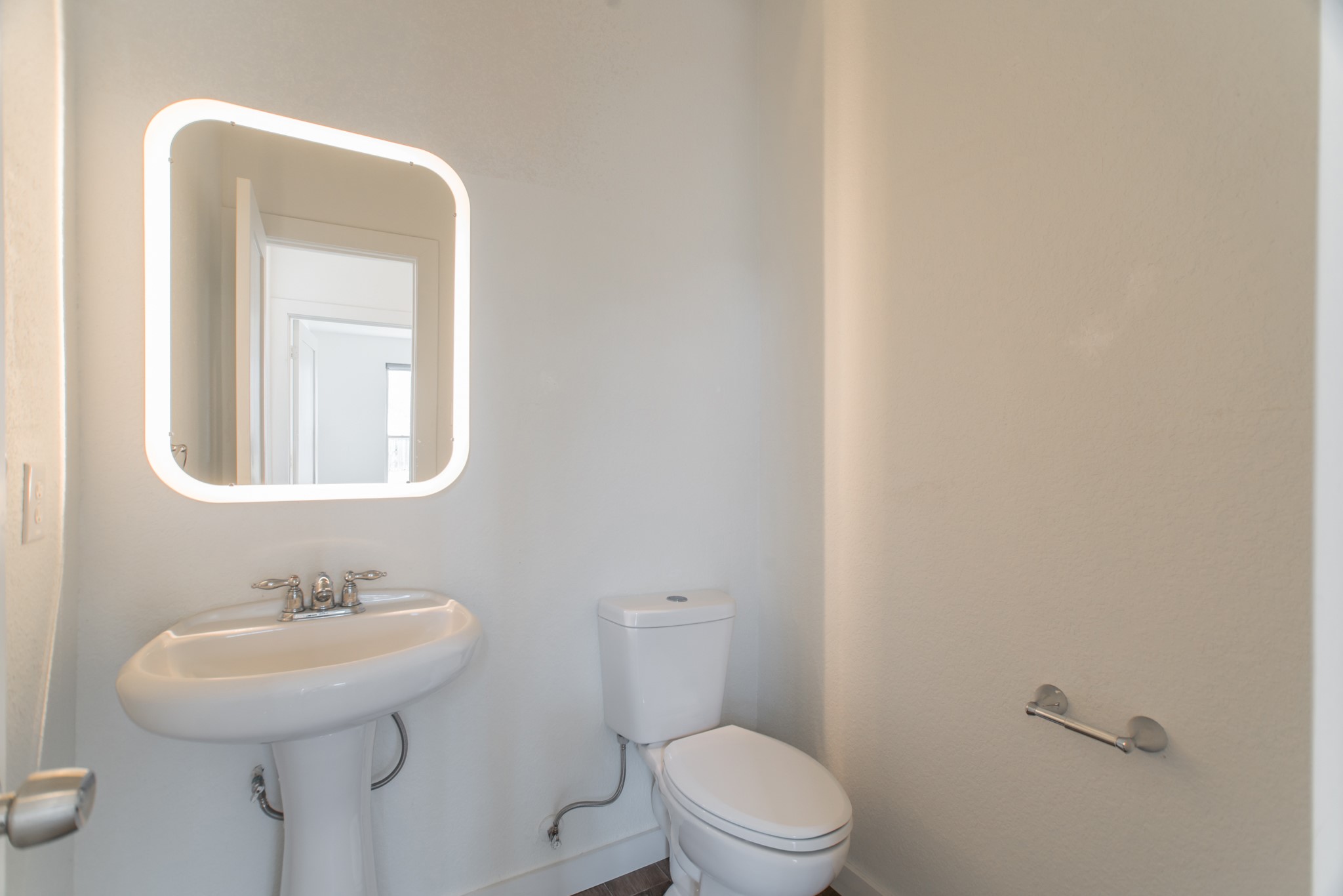 102 East Lasting Spring Circle Spring, TX 77389 - Photo 27 of 45 a bathroom with a toilet a sink and mirror