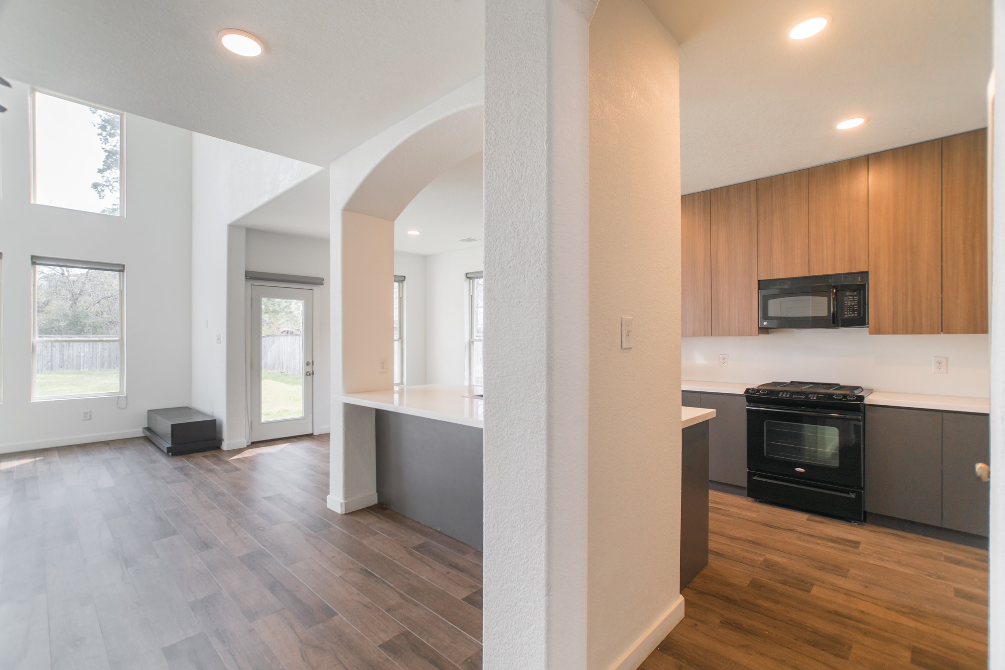 102 East Lasting Spring Circle Spring, TX 77389 - Photo 9 of 45 a view of kitchen with microwave and cabinets