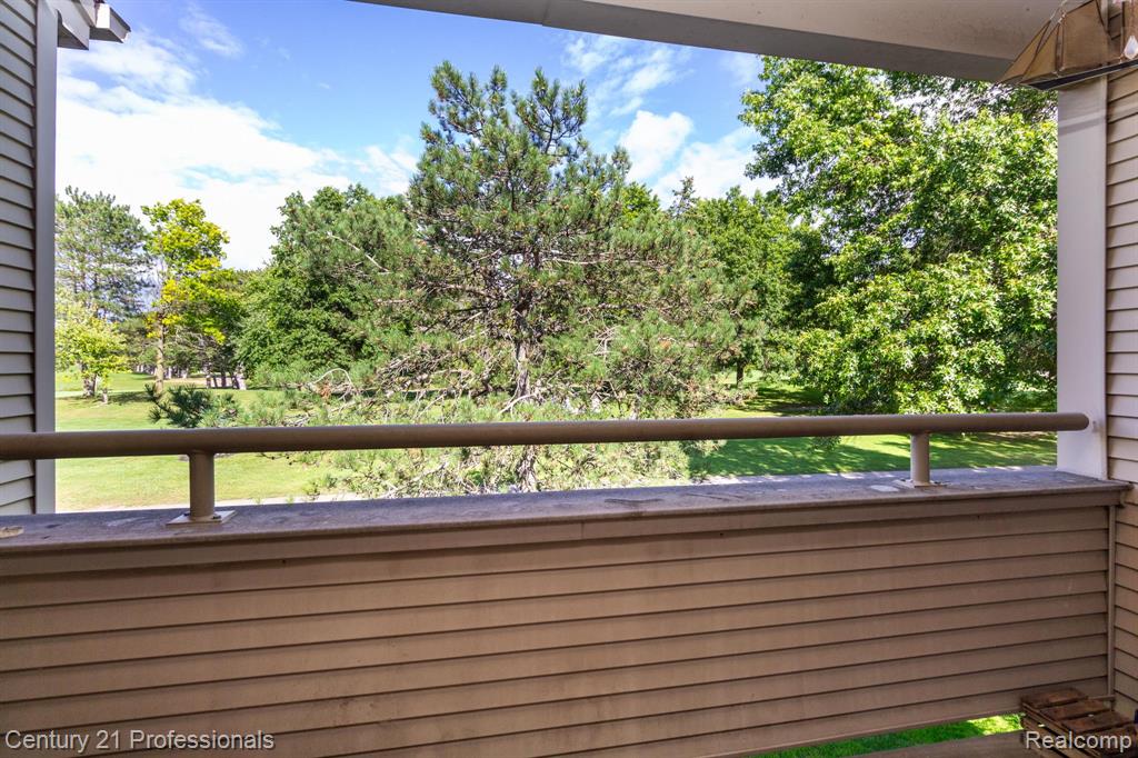 638 Ashley Circle Rochester Hills, MI 48307 - Photo 26 of 45