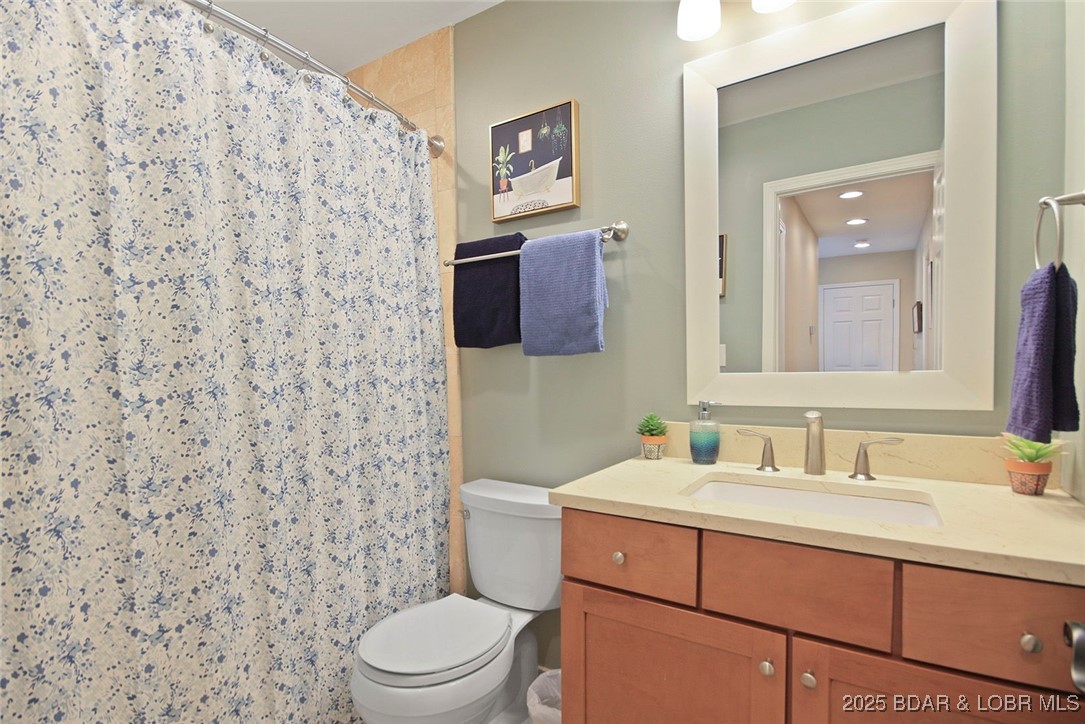 2441 Mohawk Lane Osage Beach, MO 65065 - Photo 23 of 30 Full Bath