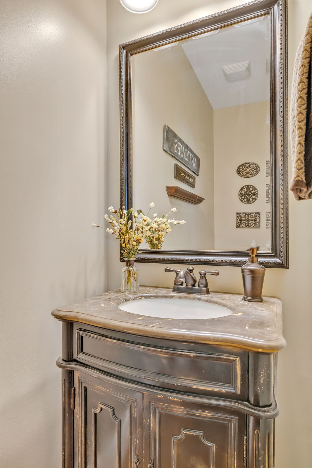 3917 Buck Matthews Road Columbia, TN 38401 - Photo 25 of 60 a view of a sink