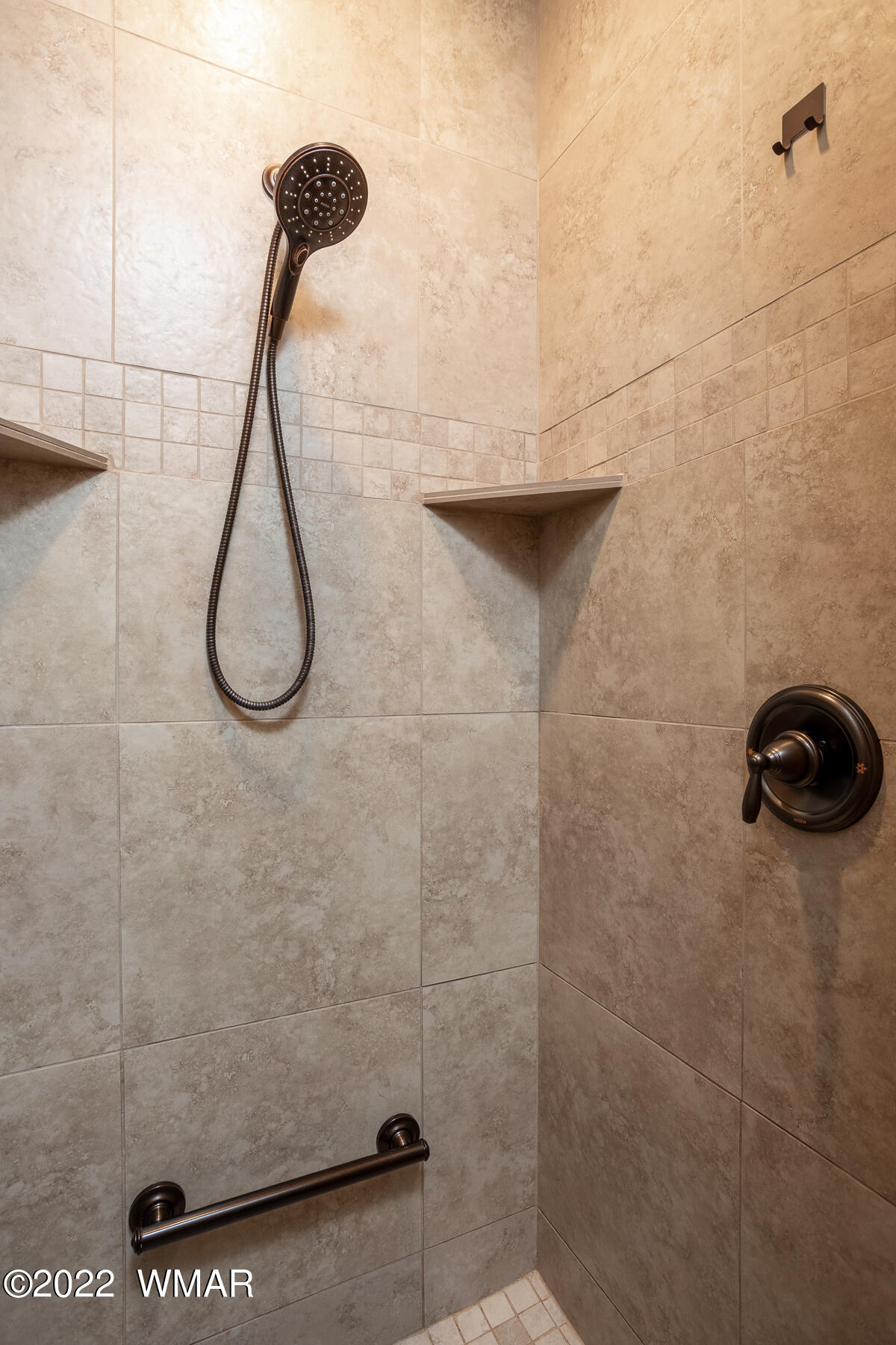1950 Silver Tree Lane Show Low, AZ 85901 - Photo 22 of 41 a bathroom that has a shower