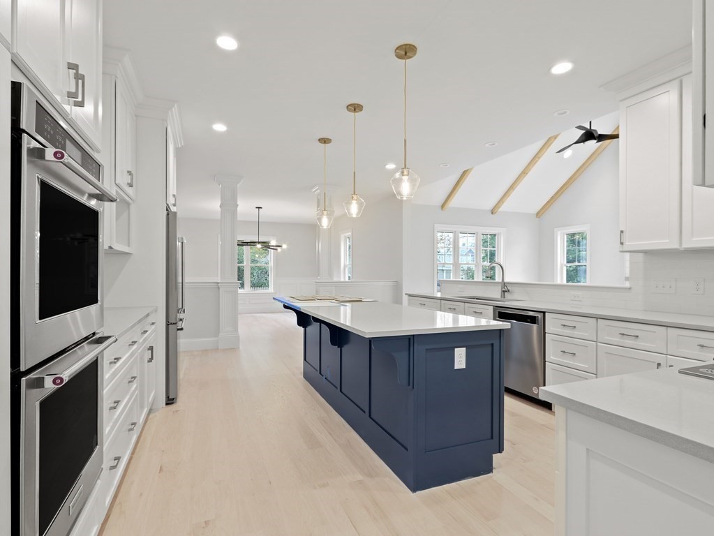 55 MacArthur Road Natick, MA 01760 - Photo 2 of 9