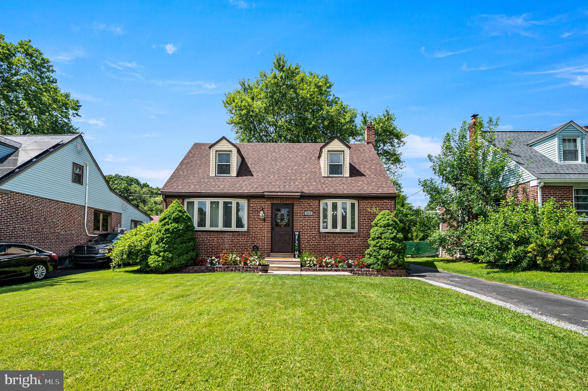 321 Rively Avenue Aldan, PA 19018 - Photo 2 of 31