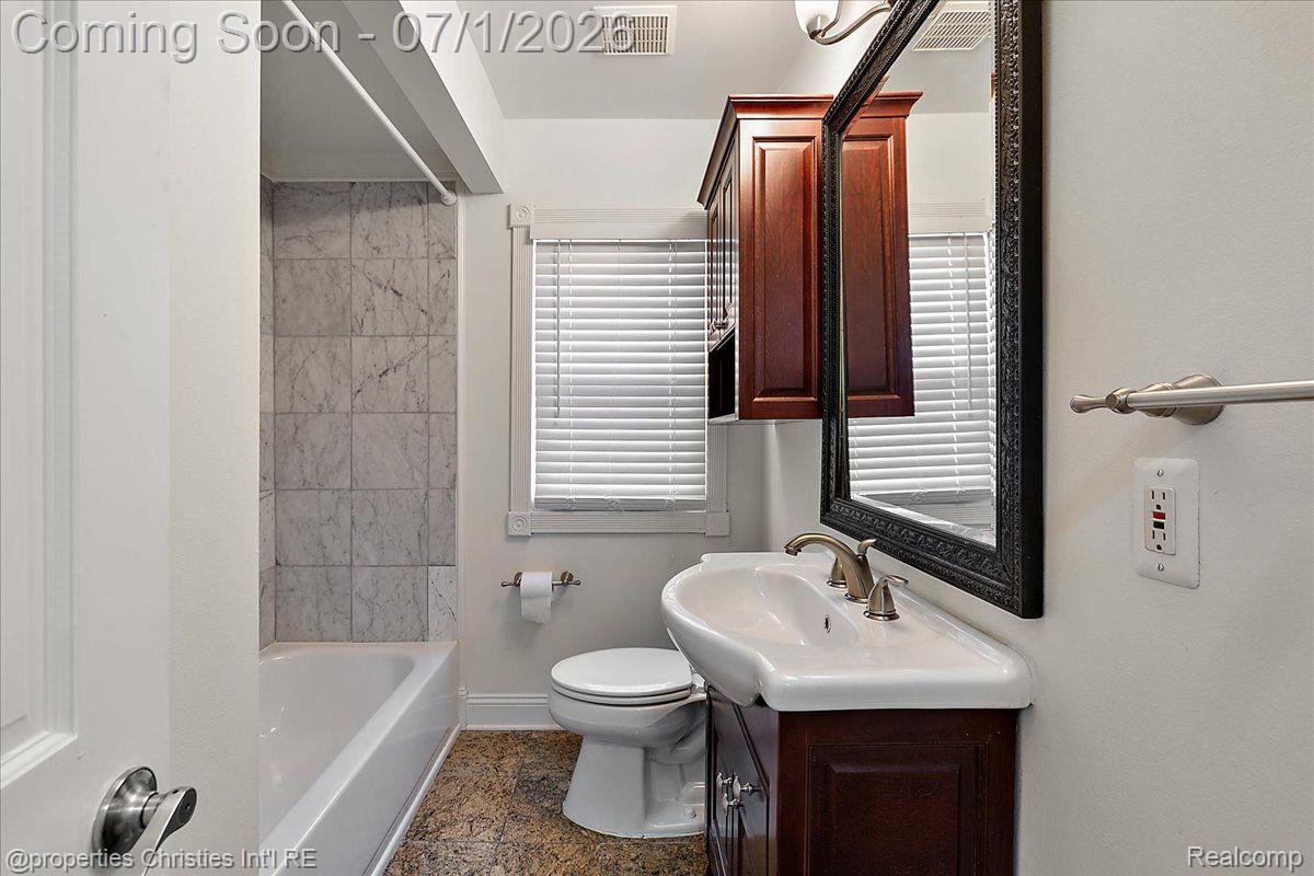 2209 Windemere Road Birmingham, MI 48009 - Photo 18 of 37