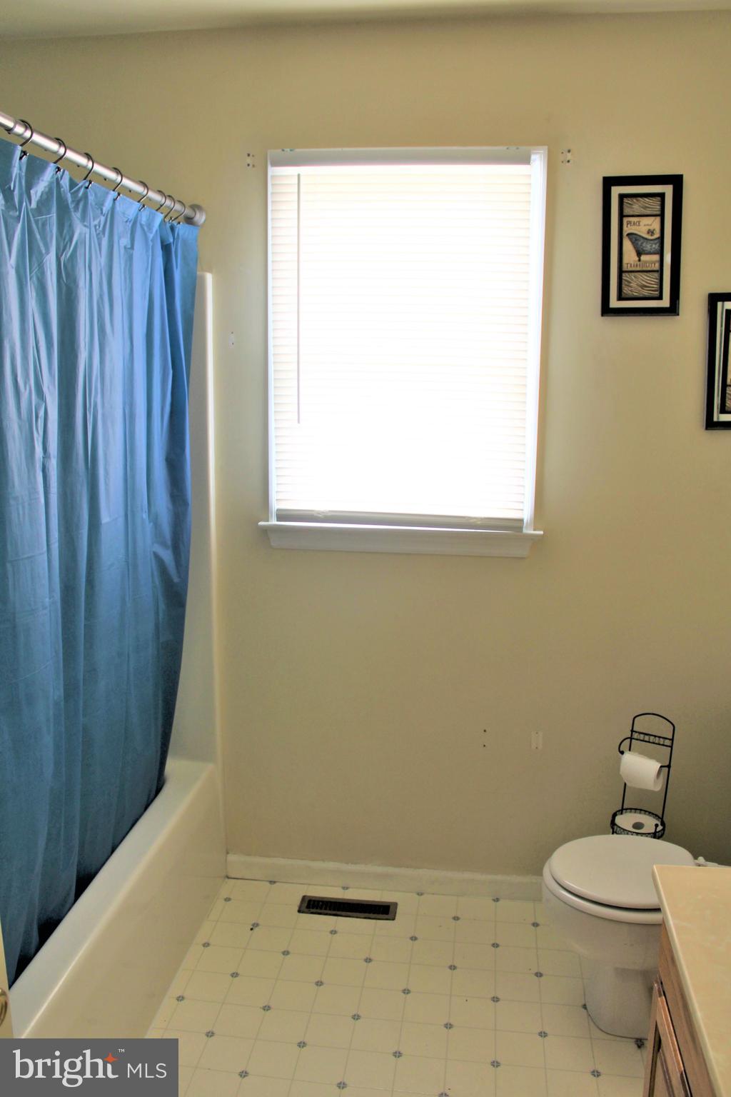 4335 Stoudts Ferry Bridge Road Reading, PA 19605 - Photo 21 of 29 BATH 2ND FLOOR
