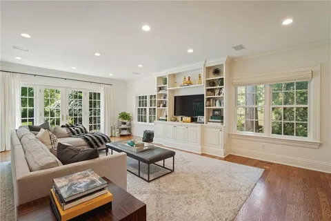 $2,795,000 | 100 Garden Road, Scarsdale, NY 10583