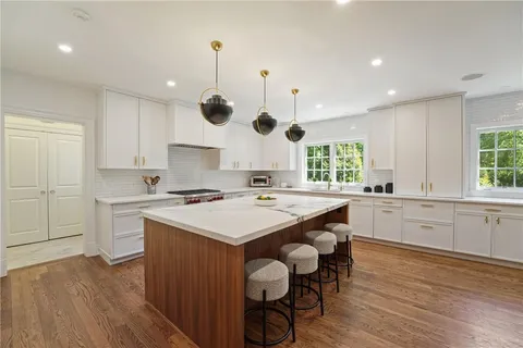 $2,795,000 | 100 Garden Road, Scarsdale, NY 10583