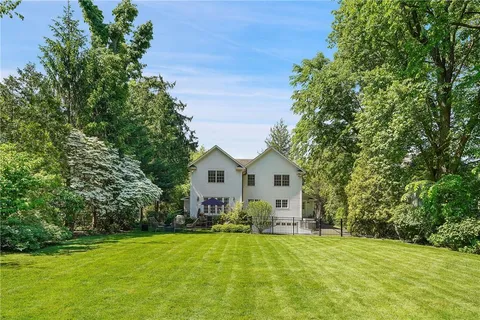 $2,795,000 | 100 Garden Road, Scarsdale, NY 10583