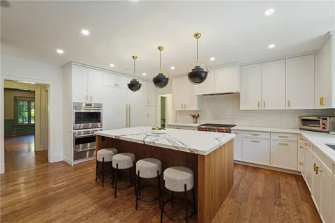 $2,795,000 | 100 Garden Road, Scarsdale, NY 10583