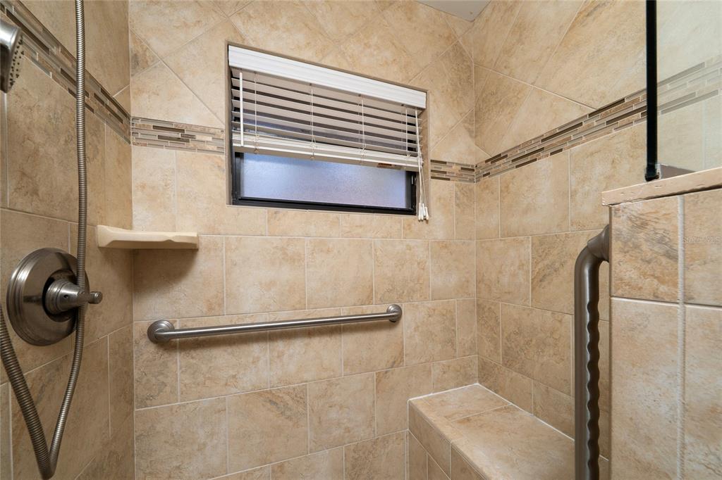 5489 Caurus Court Orlando, FL 32808 - Photo 13 of 33