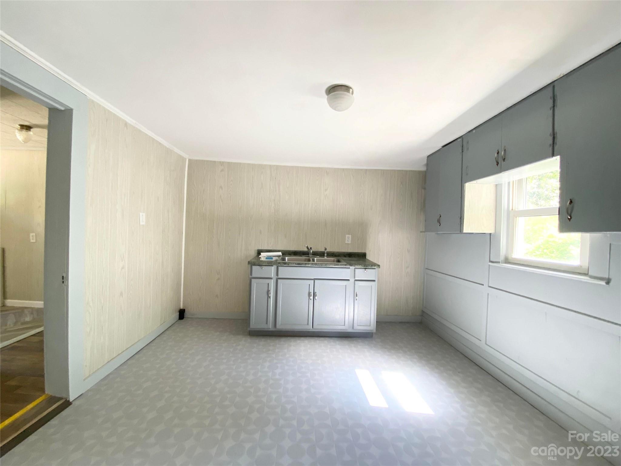 3206 Sheely Road Lenoir, NC 28645 - Photo 9 of 14 Gallery Image 9