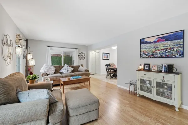 $289,900 | 20 Jamestown Drive, Unit B, Springfield, MA 01108