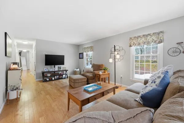 $289,900 | 20 Jamestown Drive, Unit B, Springfield, MA 01108