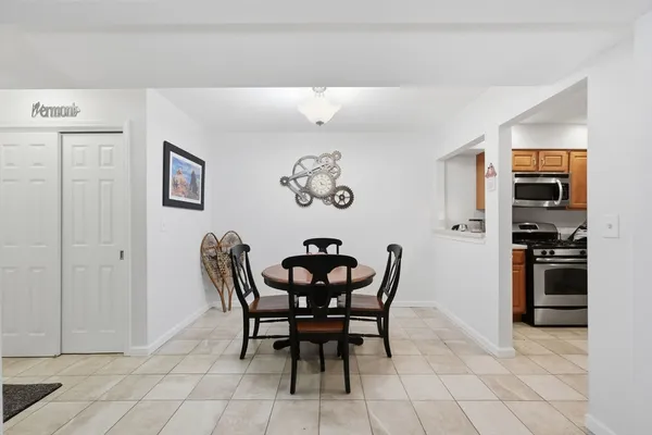 $289,900 | 20 Jamestown Drive, Unit B, Springfield, MA 01108