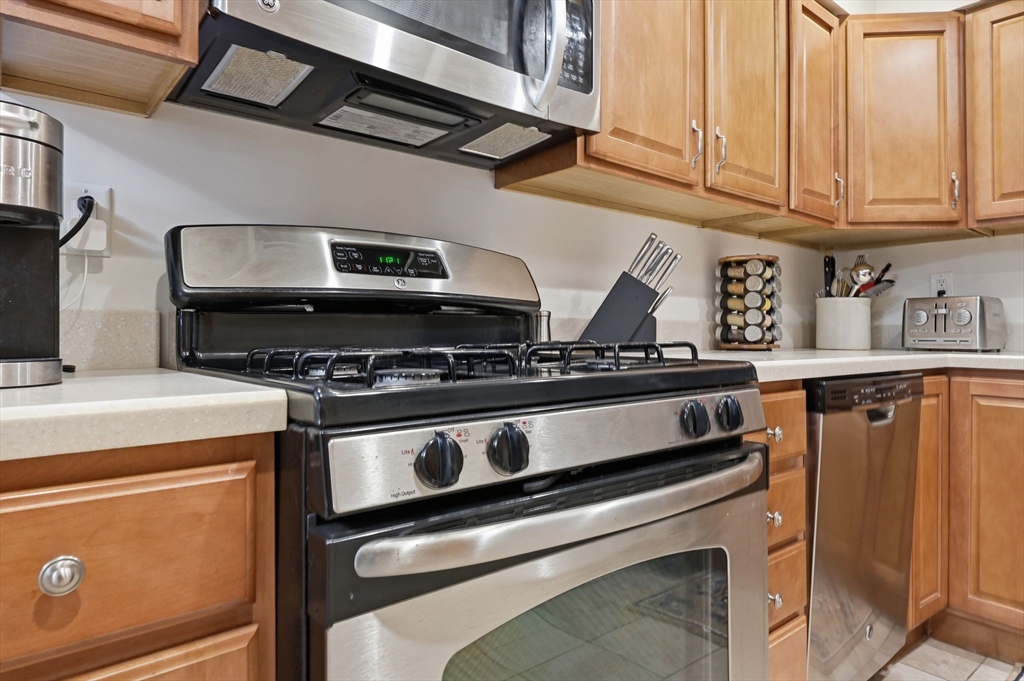 20 Jamestown Drive, Unit B Springfield, MA 01108 - Photo 22 of 41