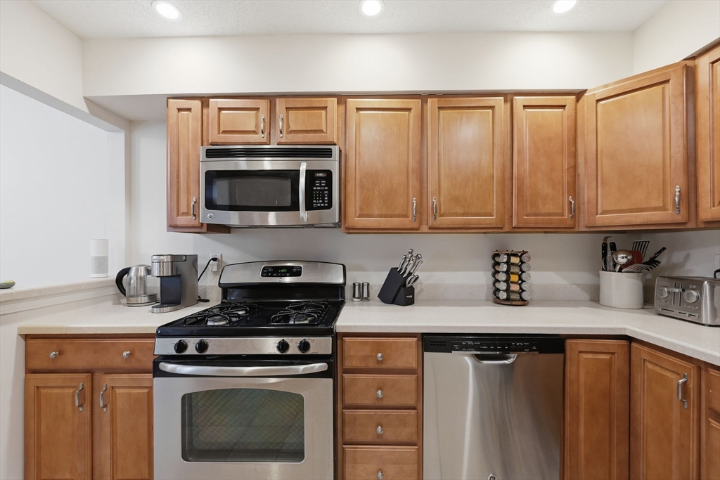 20 Jamestown Drive, Unit B Springfield, MA 01108 - Photo 26 of 41