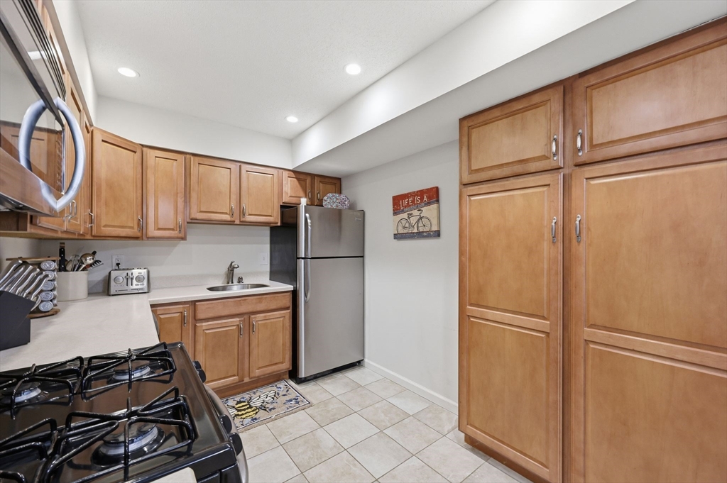 20 Jamestown Drive, Unit B Springfield, MA 01108 - Photo 27 of 41