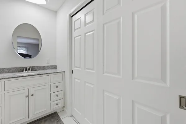 $289,900 | 20 Jamestown Drive, Unit B, Springfield, MA 01108