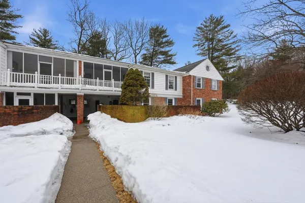 $289,900 | 20 Jamestown Drive, Unit B, Springfield, MA 01108
