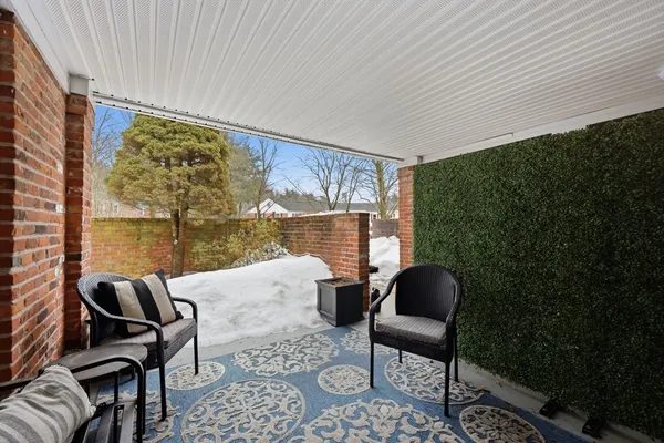 $289,900 | 20 Jamestown Drive, Unit B, Springfield, MA 01108