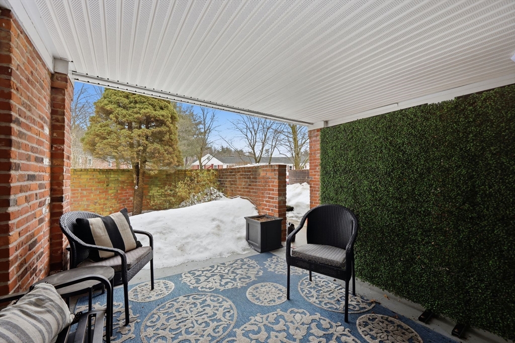 20 Jamestown Drive, Unit B Springfield, MA 01108 - Photo 9 of 41