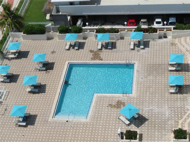 $3,900 | 5701 Collins Avenue, Unit 1203, Miami Beach, FL 33140