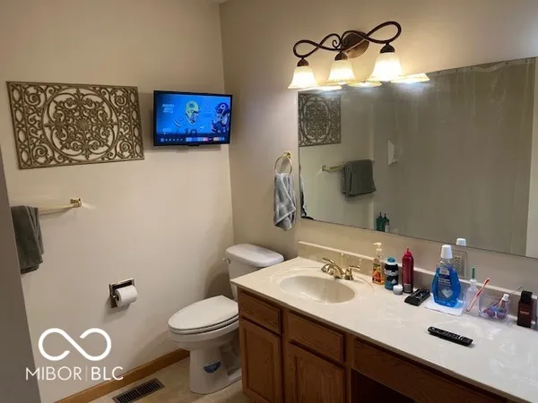 $297,500 | 1010 Louise Court, Seymour, IN 47274