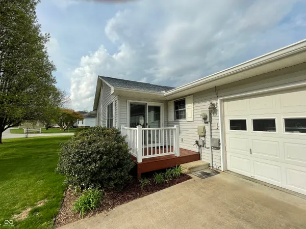 $297,500 | 1010 Louise Court, Seymour, IN 47274