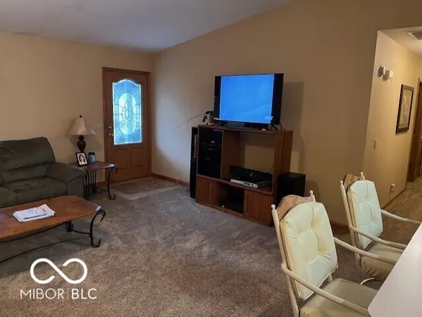 $297,500 | 1010 Louise Court, Seymour, IN 47274