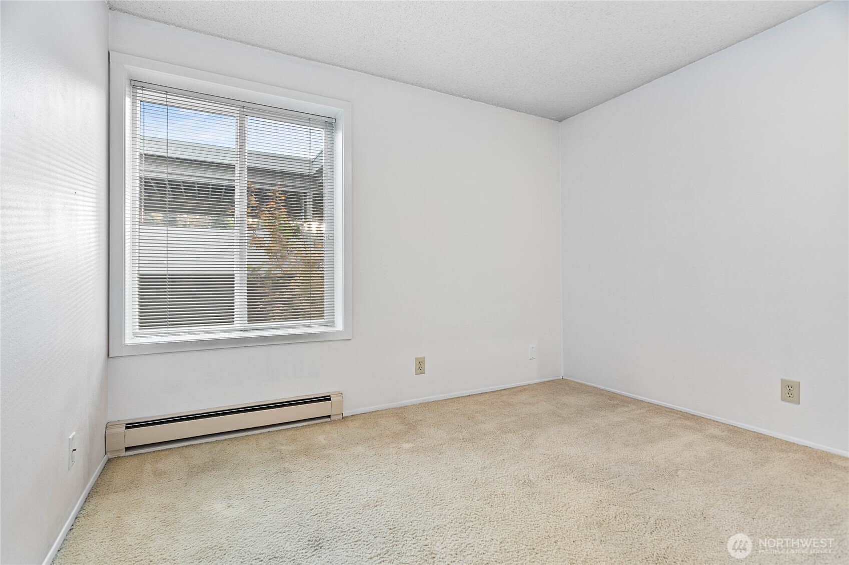 600 South State Street, Unit 208 Bellingham, WA 98225 - Photo 17 of 34 an empty room with a window