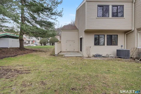 $349,000 | 49 Deer Run, Unit 49, Bethel, CT 06801