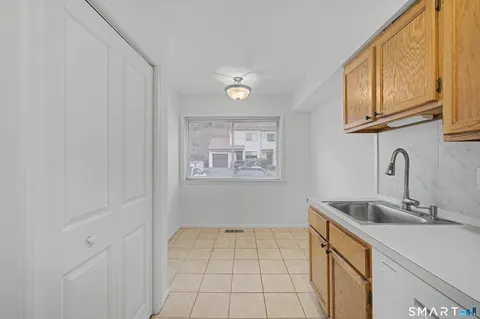 $349,000 | 49 Deer Run, Unit 49, Bethel, CT 06801