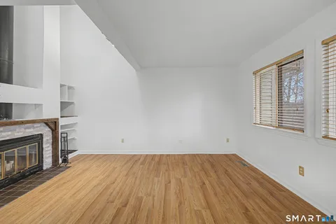 $349,000 | 49 Deer Run, Unit 49, Bethel, CT 06801