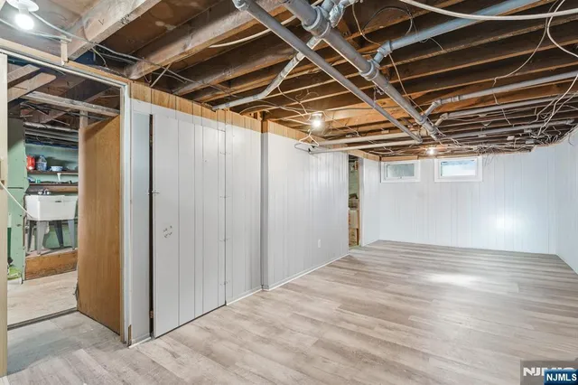 $550,000 | 8 John Street, Pine Brook, NJ 07058