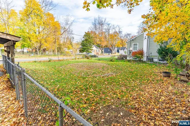 $550,000 | 8 John Street, Pine Brook, NJ 07058