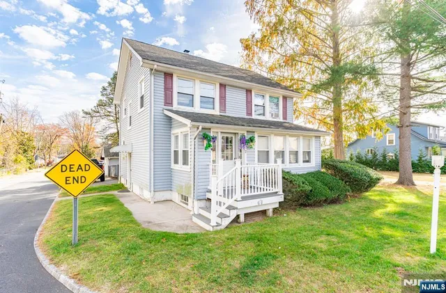 $550,000 | 8 John Street, Pine Brook, NJ 07058