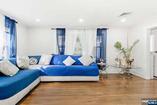 $550,000 | 8 John Street, Pine Brook, NJ 07058