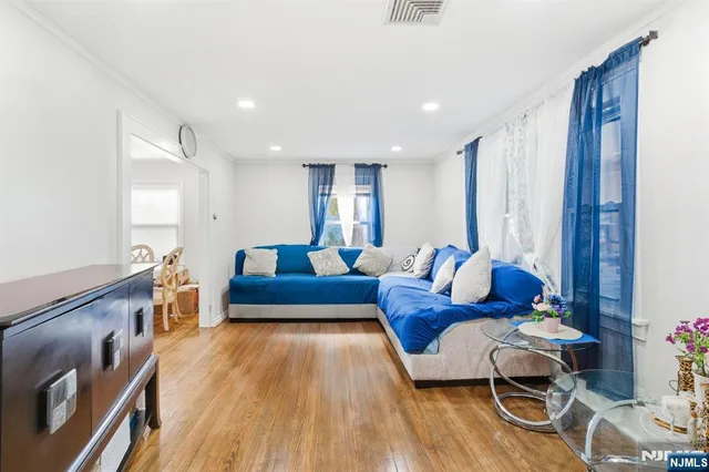 $550,000 | 8 John Street, Pine Brook, NJ 07058