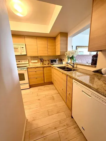 $3,500 | 3555 South Ocean Boulevard, Unit 513, South Palm Beach, FL 33480