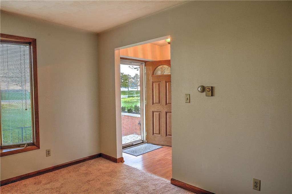2420 West Deaver Road Columbus, IN 47201 - Photo 8 of 53
