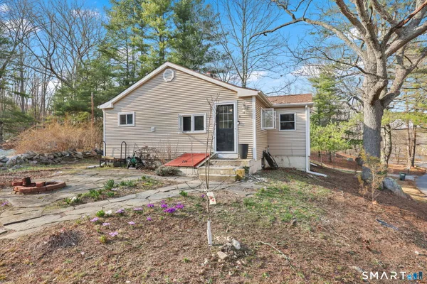 $235,000 | 4 Whalehead Road, Ledyard, CT 06335