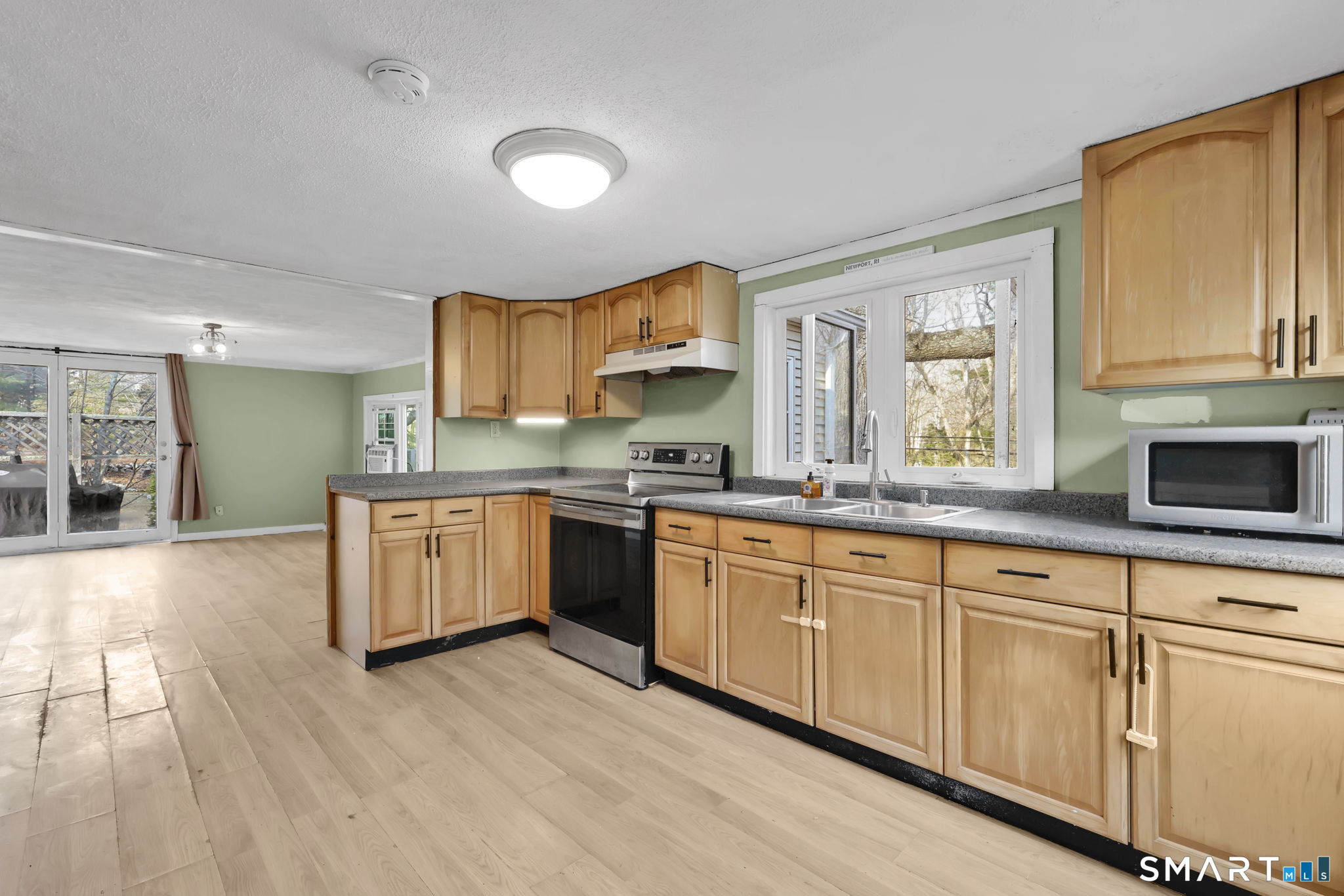 4 Whalehead Road Ledyard, CT 06335 - Photo 3 of 31